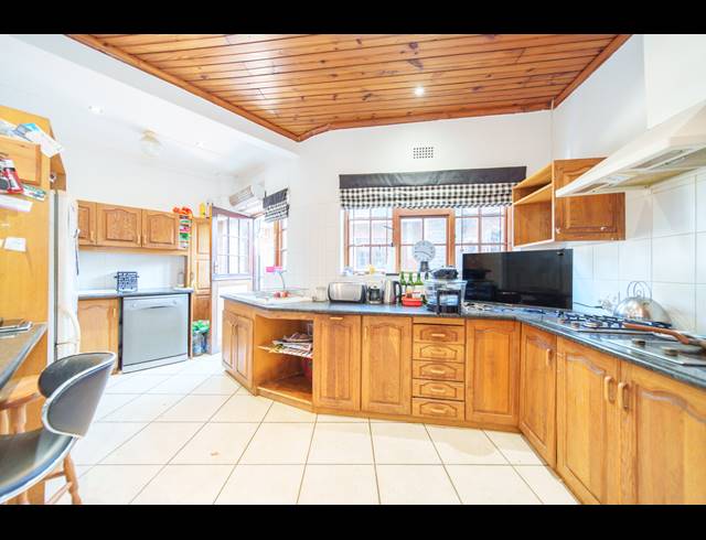 3 BEDROOM HOUSE FOR SALE IN BONZA BAY